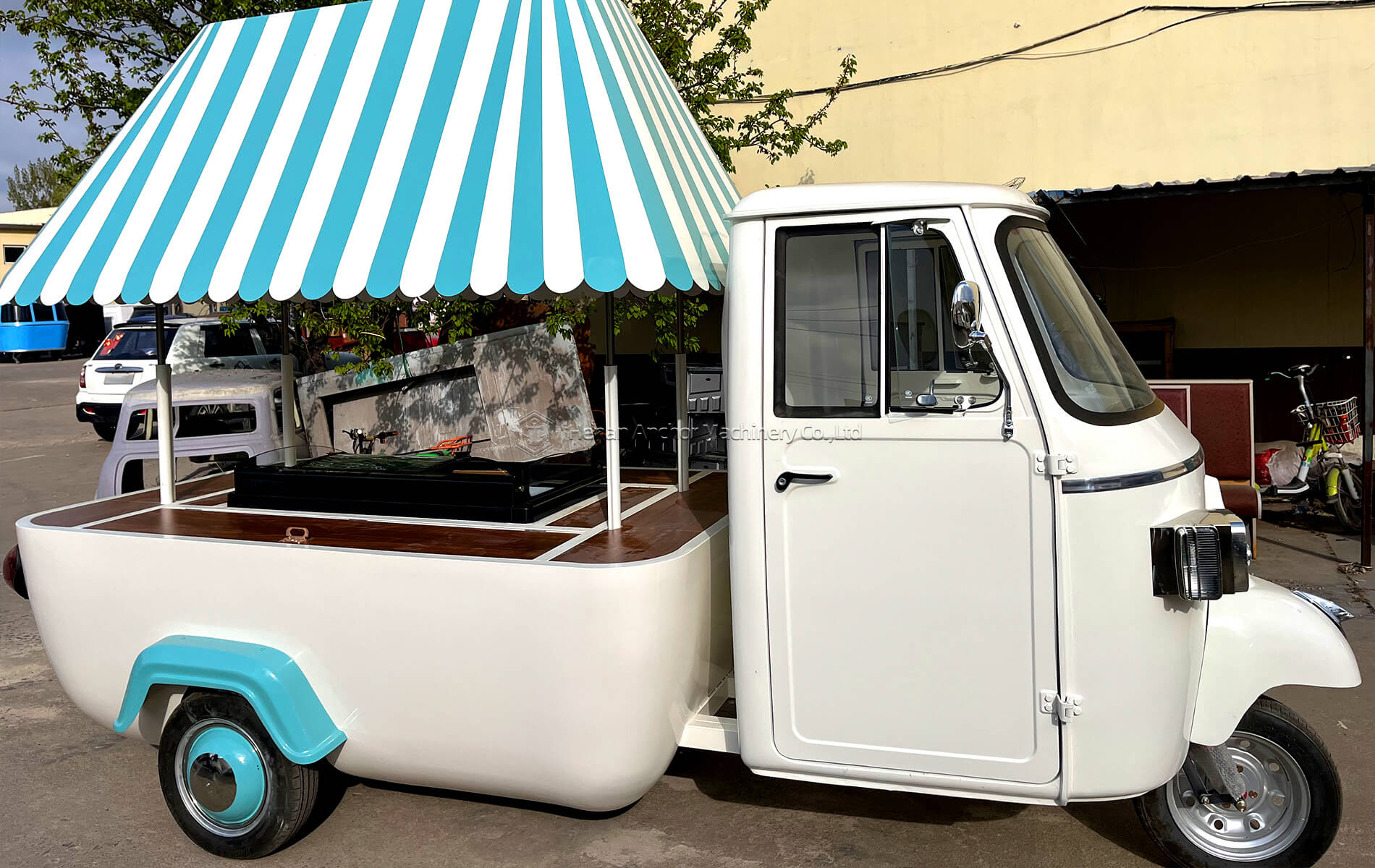 piaggio ape food truck