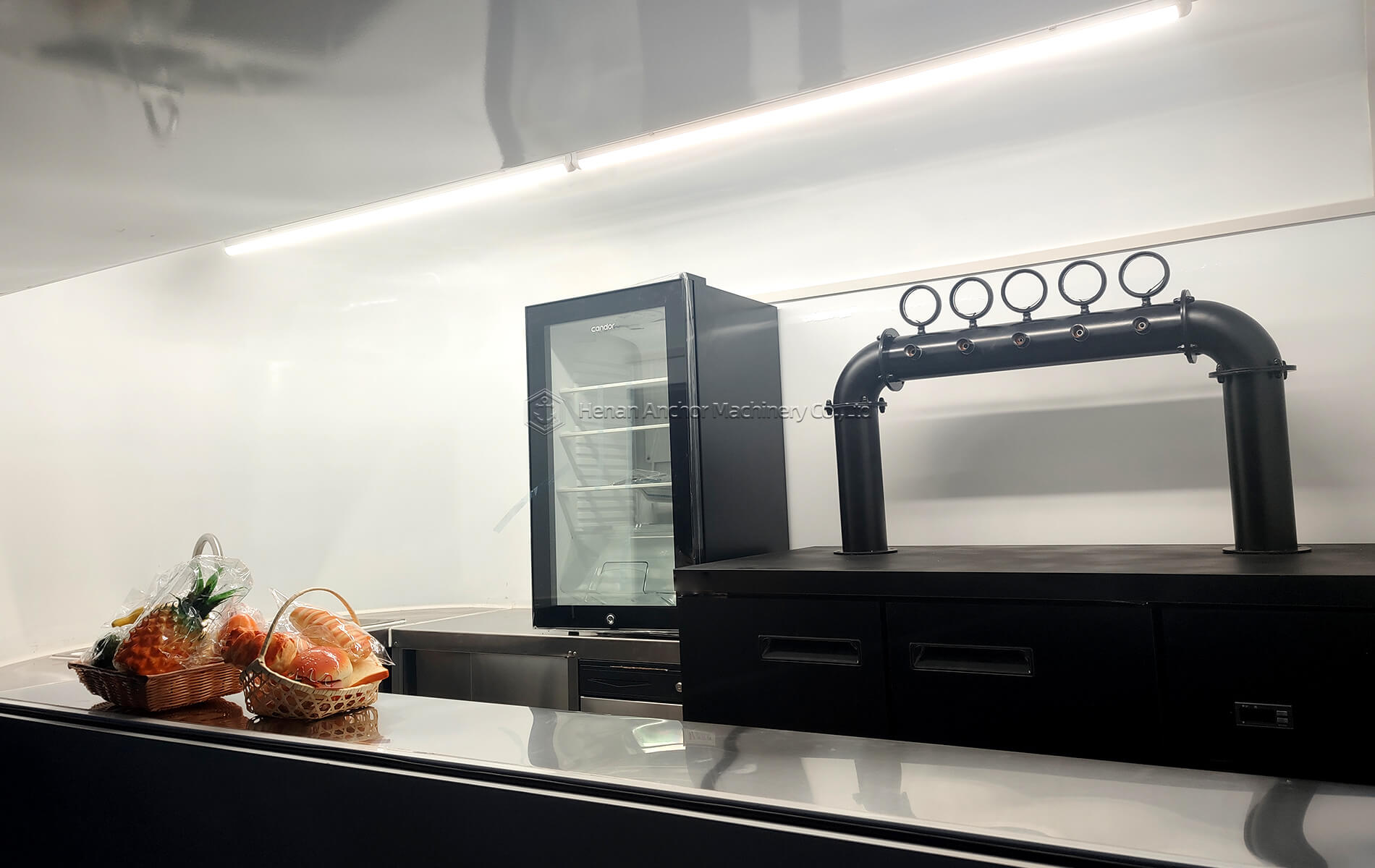 horse trailer mobile bars